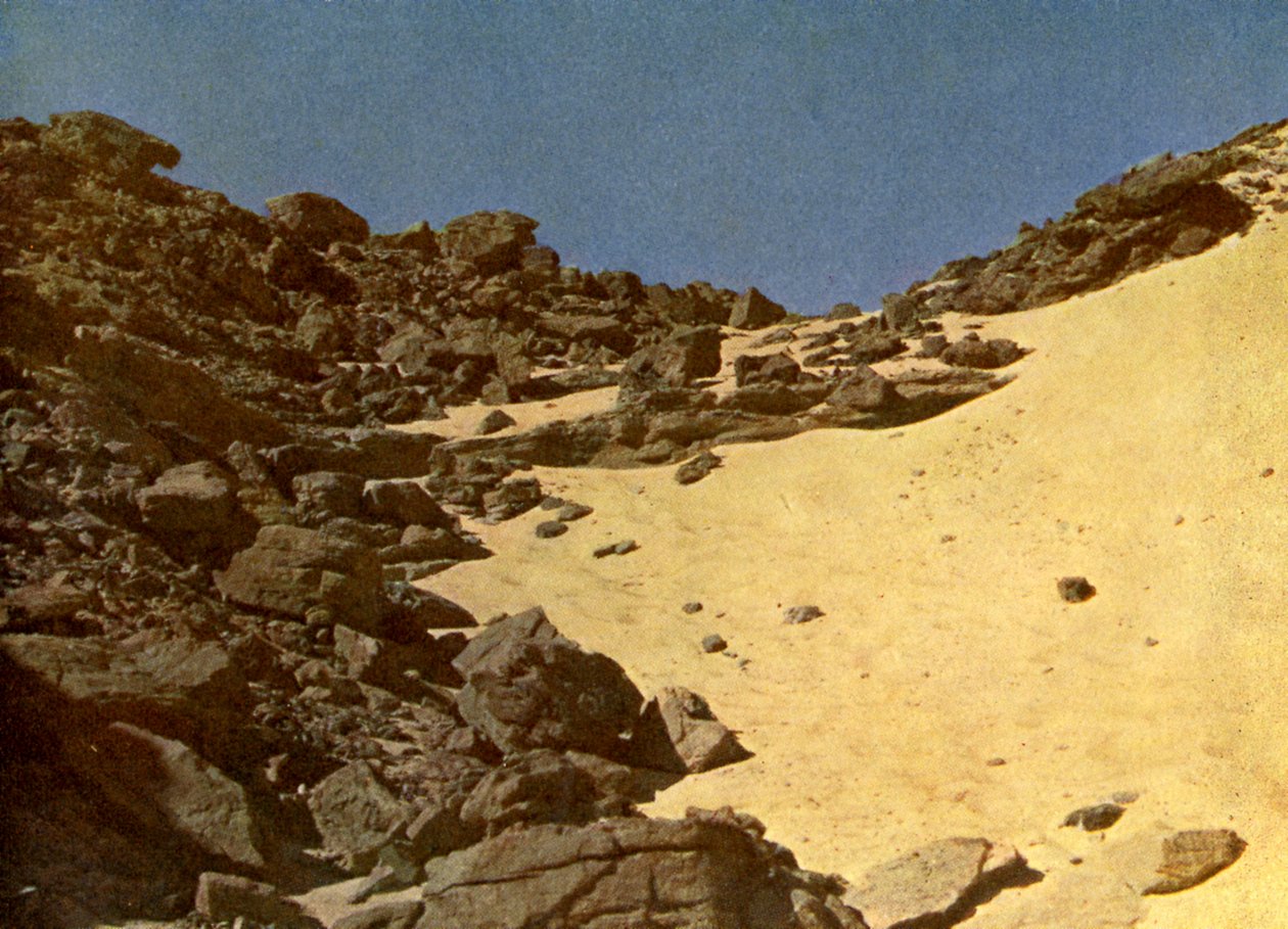 A Szahara fennsíkján, Egyiptomban alkotó: English Photographer