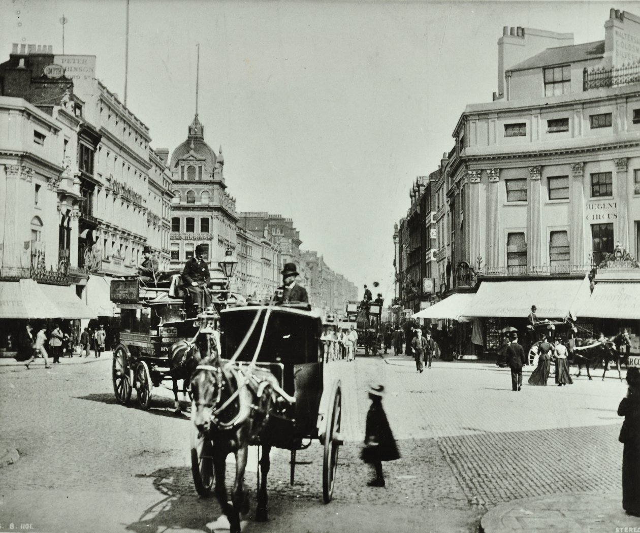 Oxford Circus, Westminster LB: keletre nézve, 1890 alkotó: English Photographer