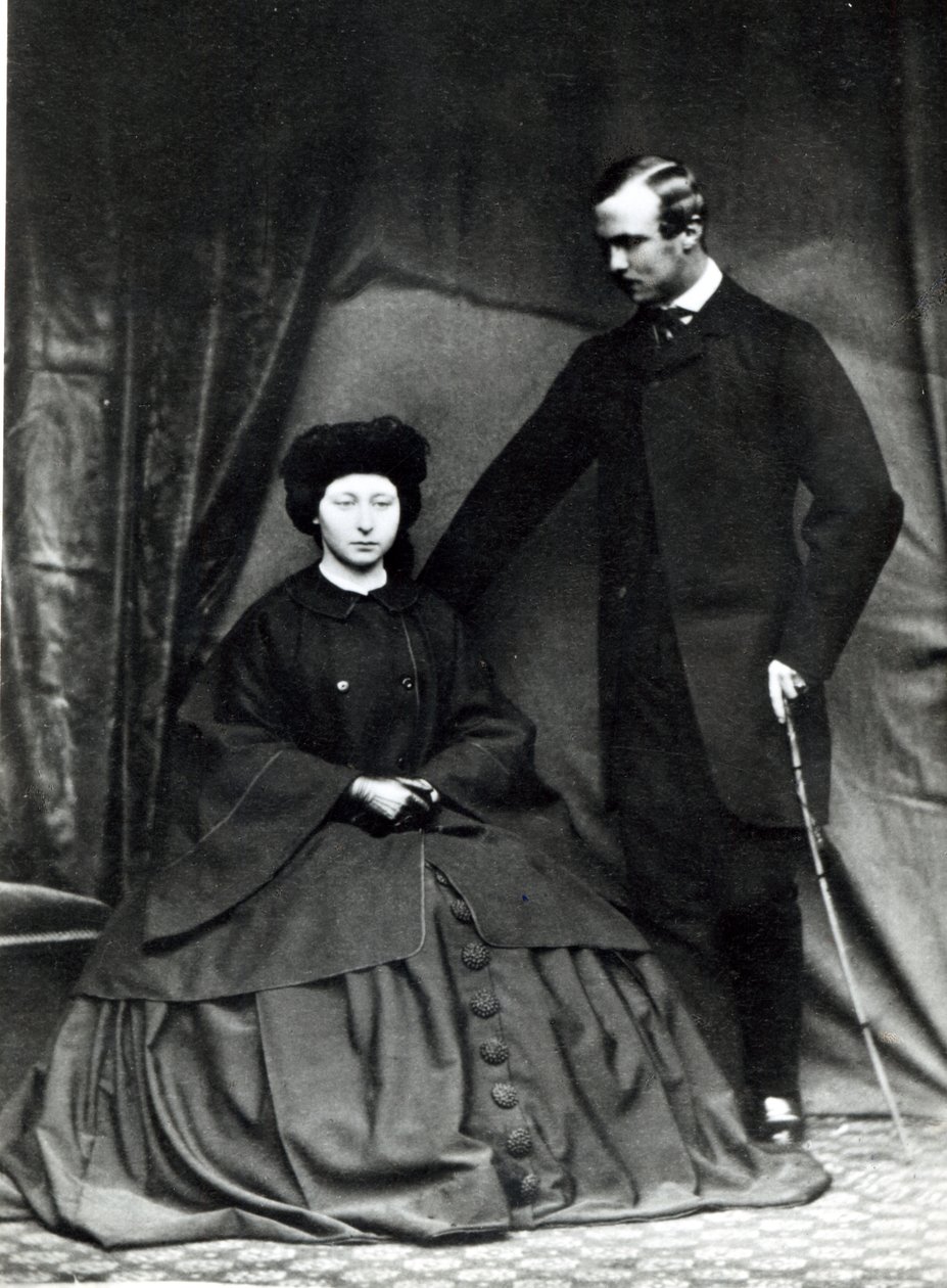 Alice hercegnő és Ludwig hesseni herceg, 1860 alkotó: English Photographer