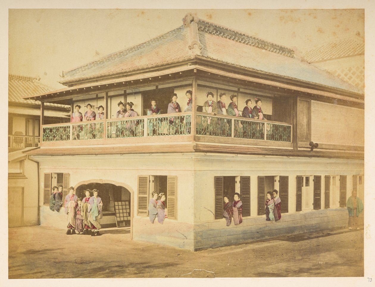 Prostituáltak a Shinpuro Bordhelben, Takashima-cho, Yokohama, Fotós: Stillfried, Raimund von Lucas Gyűjtemény: Charles James és Morton P, Lucas világkörüli turnéjának fényképfelvétele alkotó: English Photographer