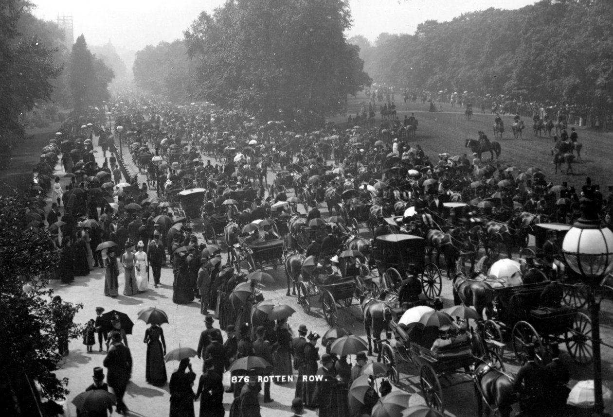 Rotten Row a Hyde Parkban, Londonban, 1890 körül alkotó: English Photographer