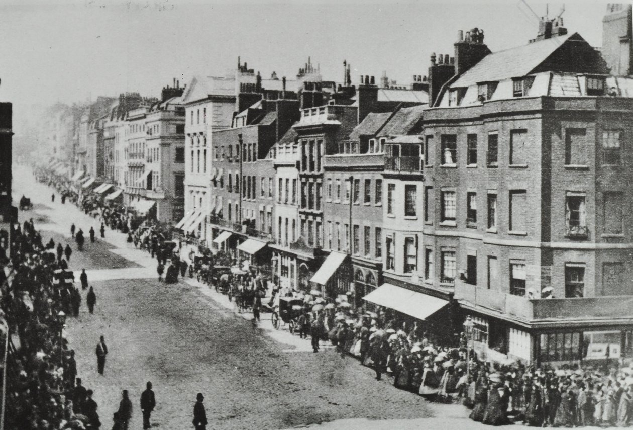 Saint Jamess Street, Westminster LB: északra nézve a Pall Mall bevásárlóközponttól, 1889 alkotó: English Photographer