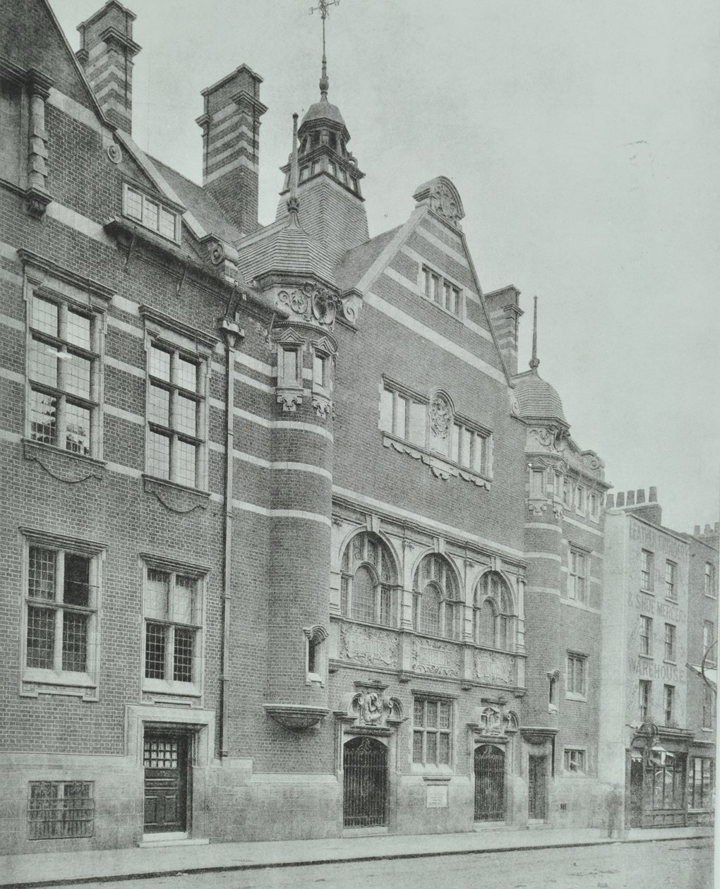 Shoreditch nyilvános fürdő: külső, 1898 alkotó: English Photographer