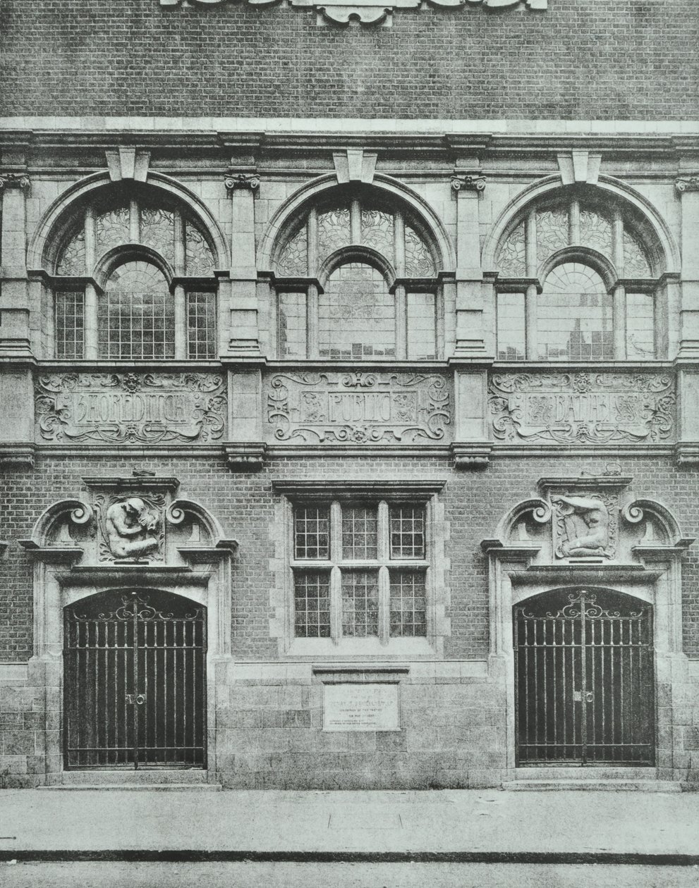 Shoreditch nyilvános fürdő: külső, 1898 alkotó: English Photographer