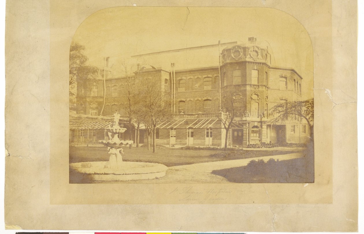 St. Thomass Hospital Surrey Gardens alkotó: English Photographer