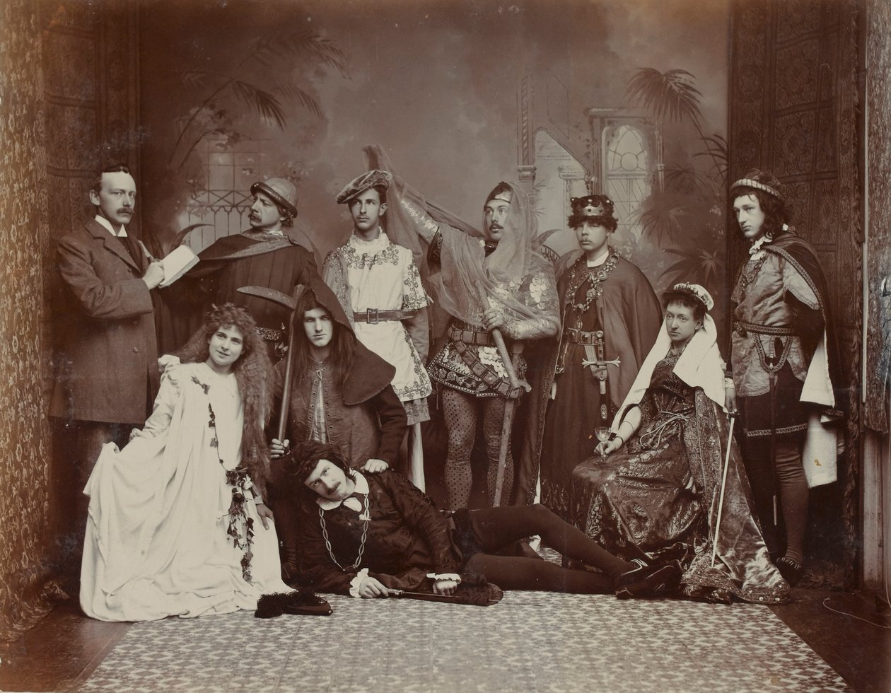 Hamlet szereposztása, Winter Gardens, Cheltenham, 1895 alkotó: English Photographer