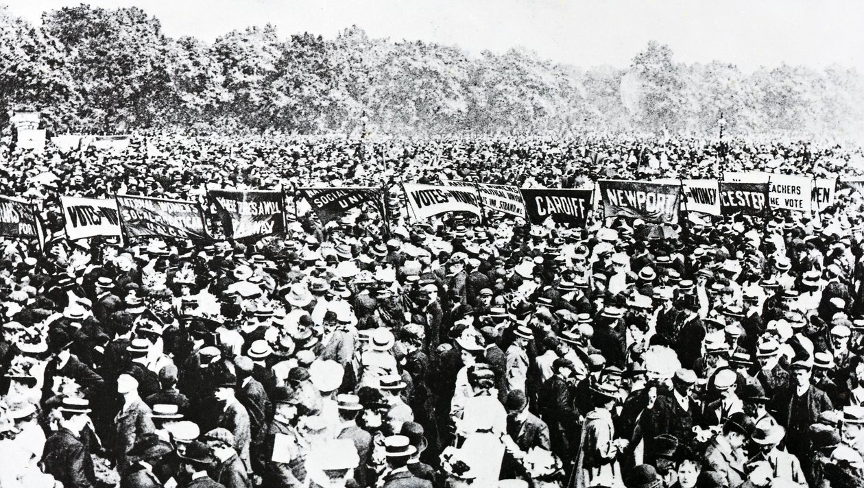 A nagy szavazatok a nőkért demonstráció a Hyde Parkban, 1908. június 12-én, vasárnap alkotó: English Photographer