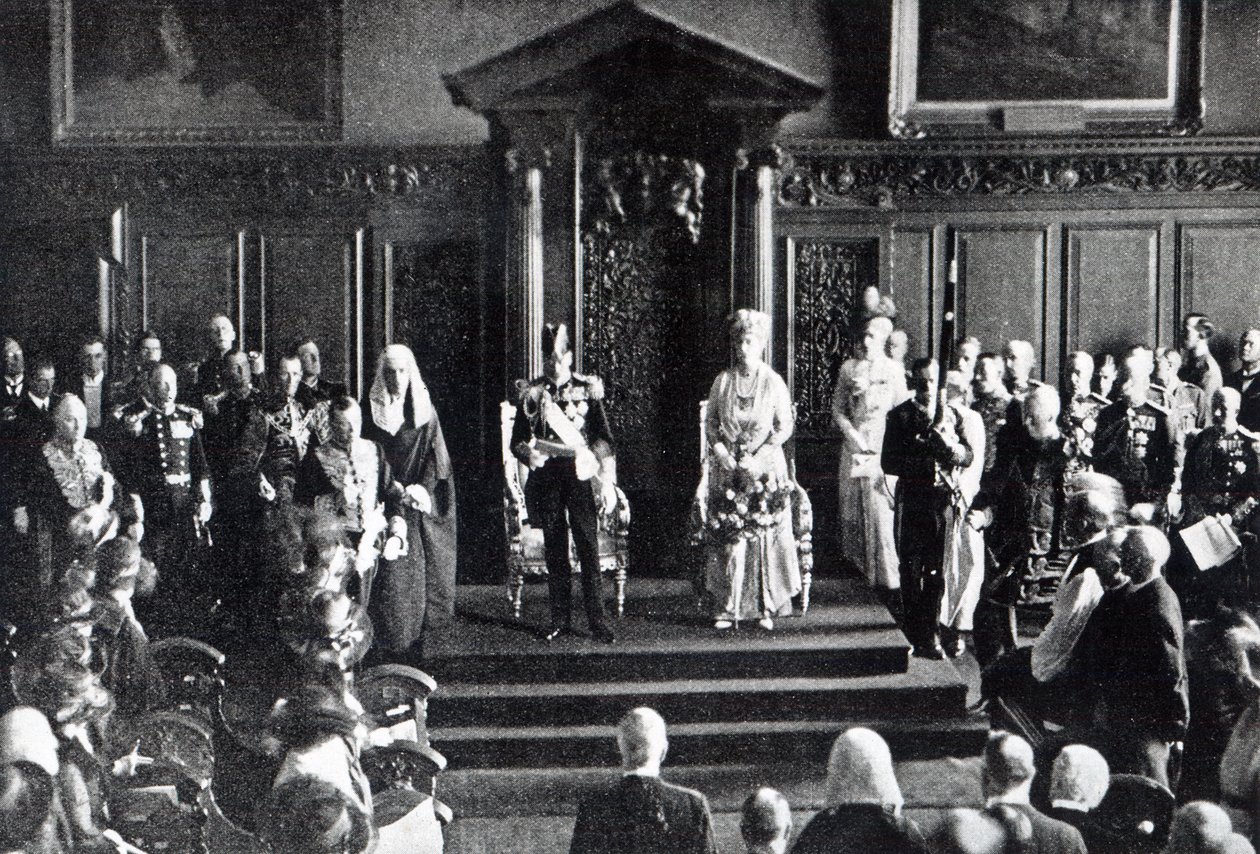 A király békéért folyamodik Írország népéhez a Városházán, illusztráció a „The Queen” című filmből, 1921. július 2. alkotó: English Photographer