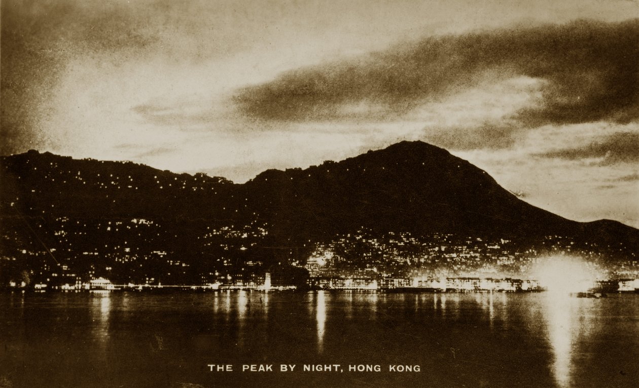 The Peak at night, Hong Kong, Pte H. Chick szolgálatával kapcsolatos fényképalbumból, 1940 alkotó: English Photographer