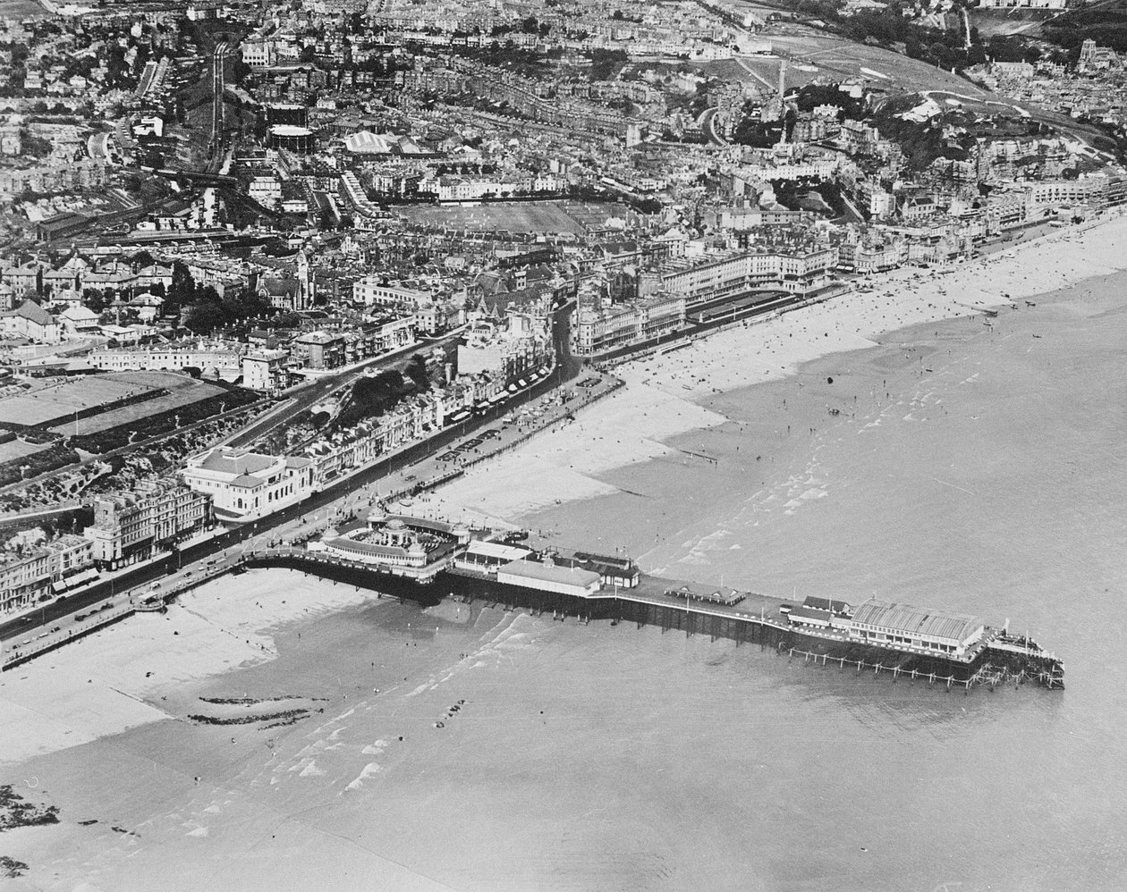 The Pier, Hastings, 1925 körül alkotó: English Photographer