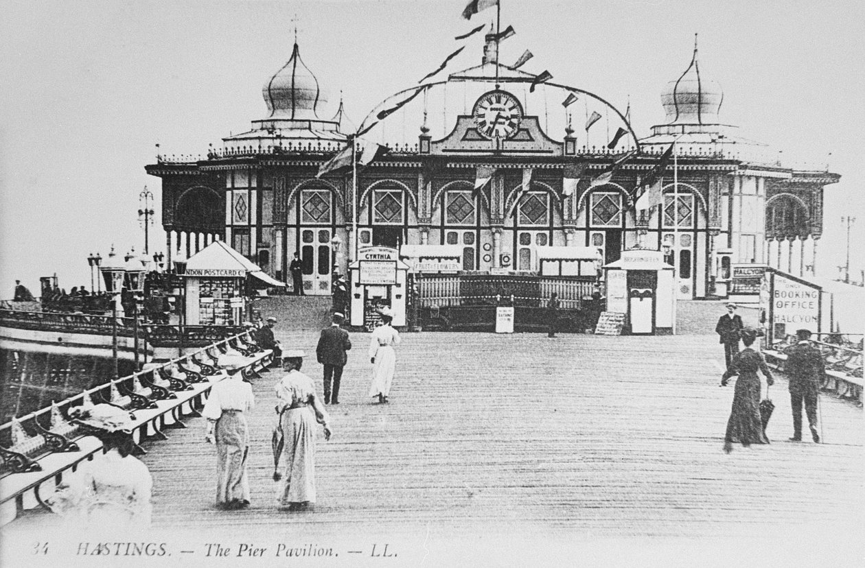 The Pier Pavilion, Hastings, 1890 körül alkotó: English Photographer