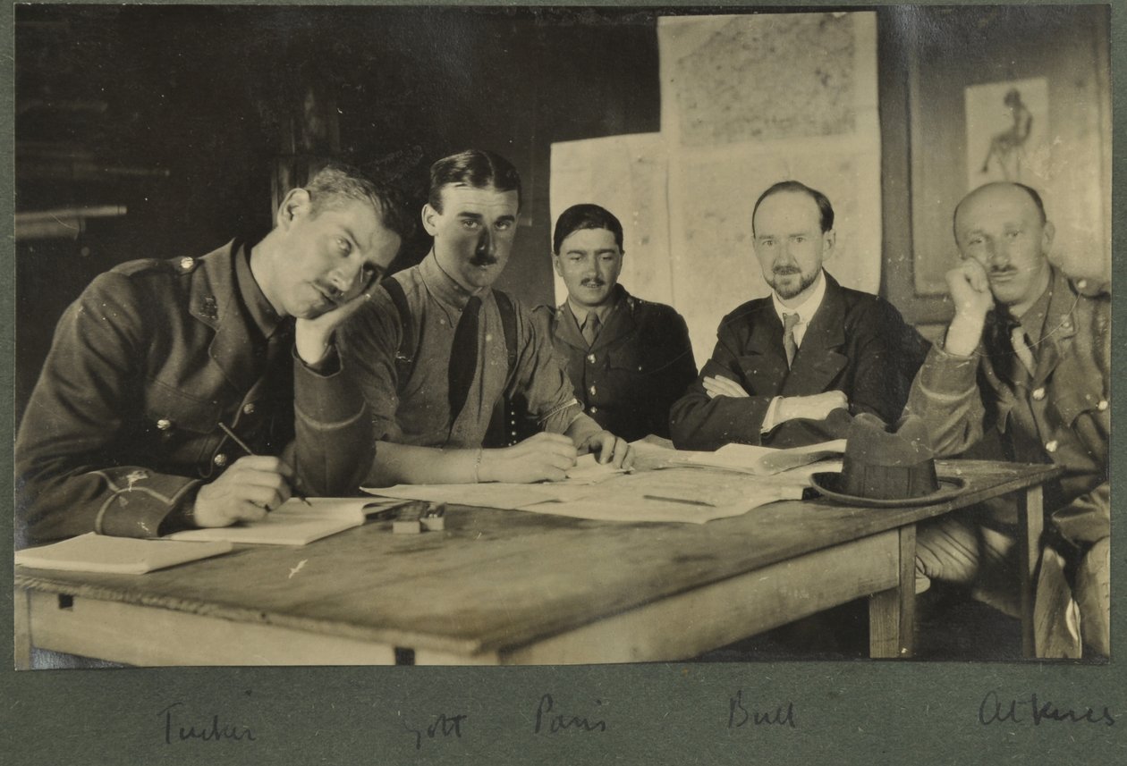Tucker, Golt, Párizs, Bull, Atkins, 1916 körül alkotó: English Photographer
