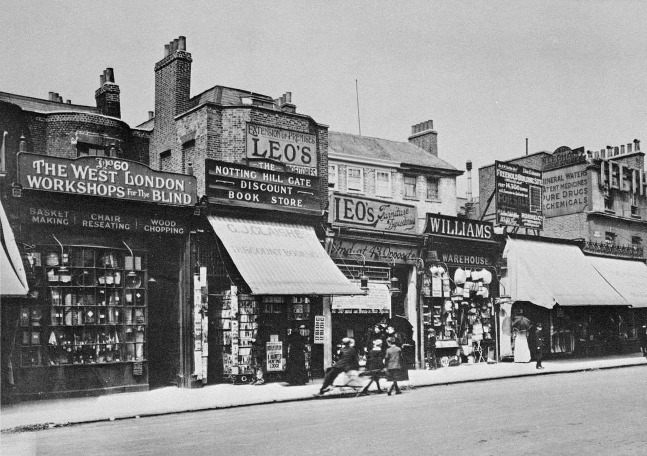 Kilátás a Notting Hill Gate-re, 1913 körül alkotó: English Photographer
