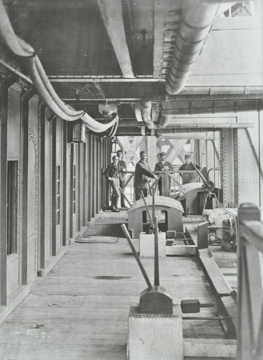 Woolwich Ferry: északi ponton hidraulikus emelvényes platform, 1896 alkotó: English Photographer