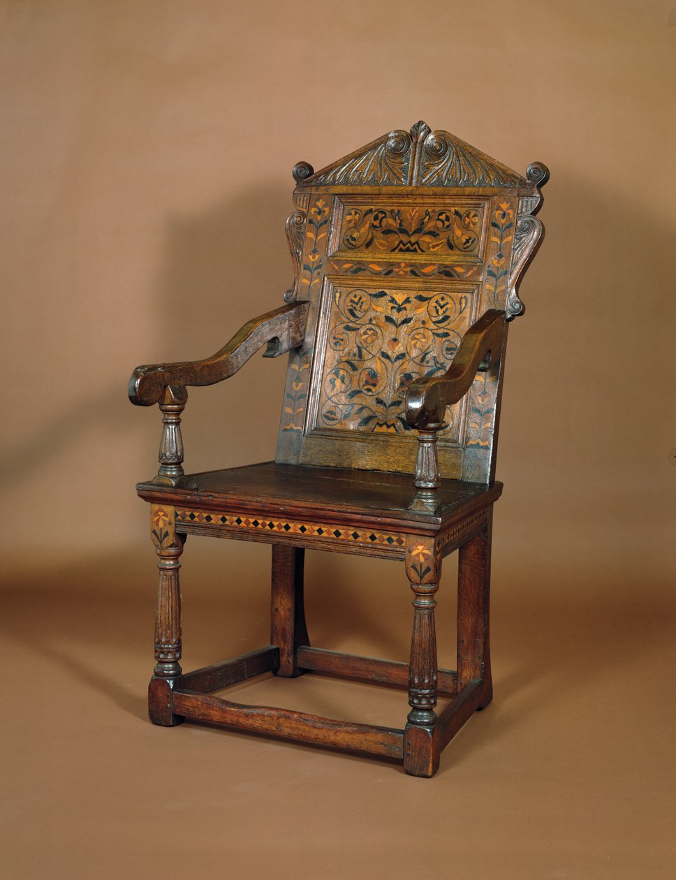 I. Károly fotel, 1600-as évek közepe (tölgy intarziás berakással) alkotó: English School