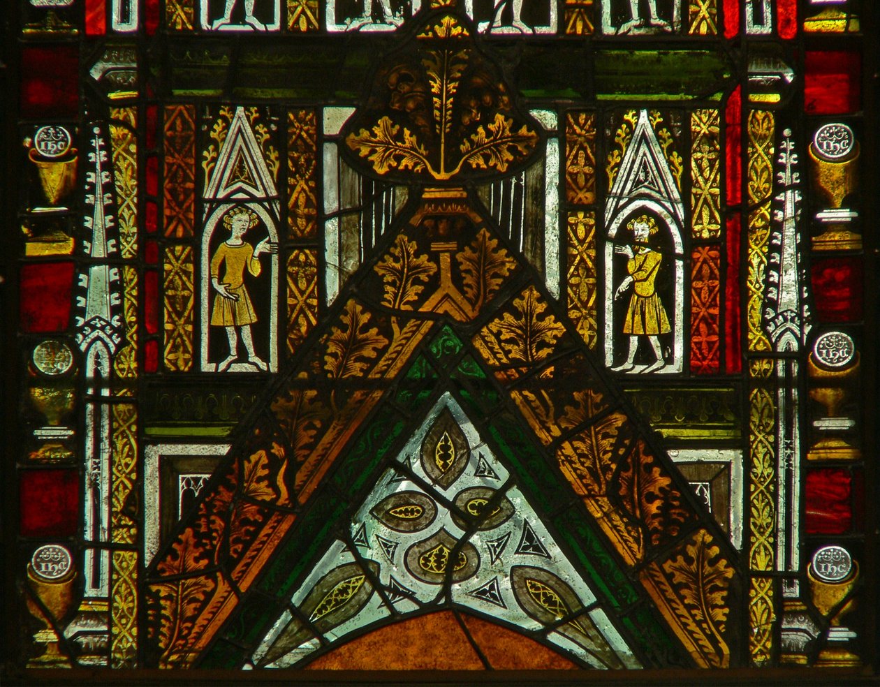 A Lady Chapel egy ablaka, amely lombkoronafigurákat ábrázol alkotó: English School