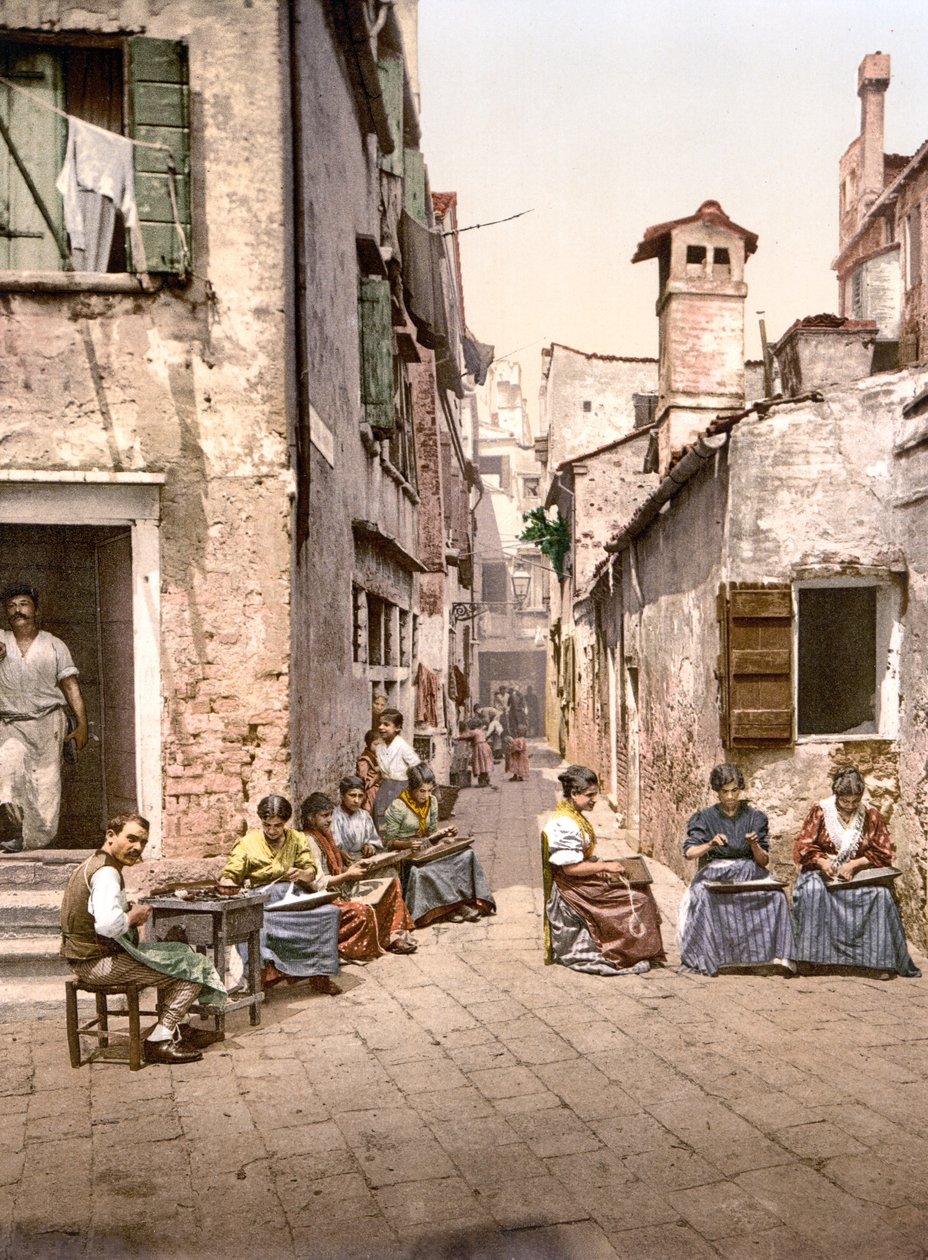 Calle dell Angelo a San Martino, Velence (kézzel színezett fotó) alkotó: English School