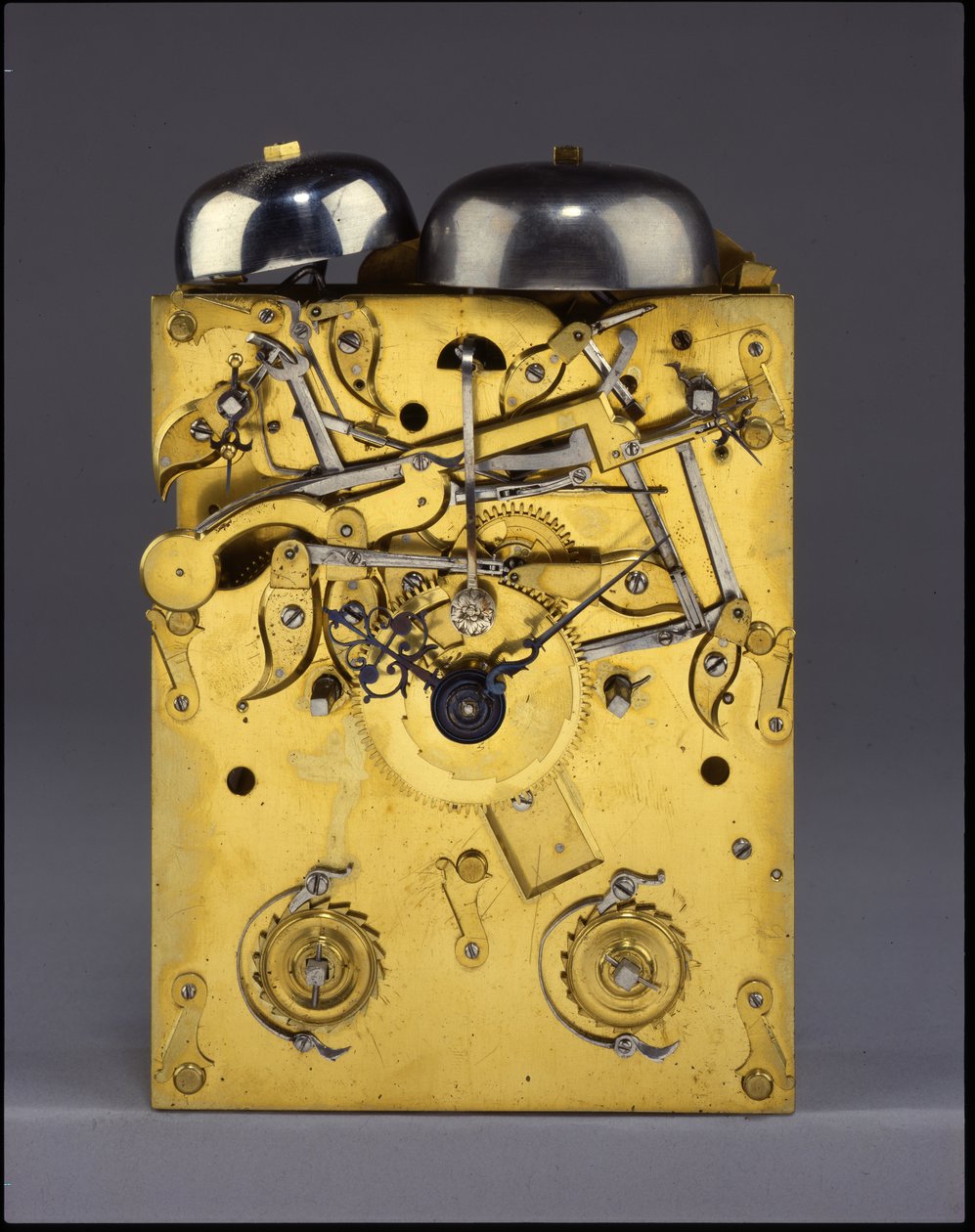 Részlet a The Barnard Tompionból, Tompion és Banger, London, 460. sz., feltűnő konzolos óra, 1708 körül alkotó: English School