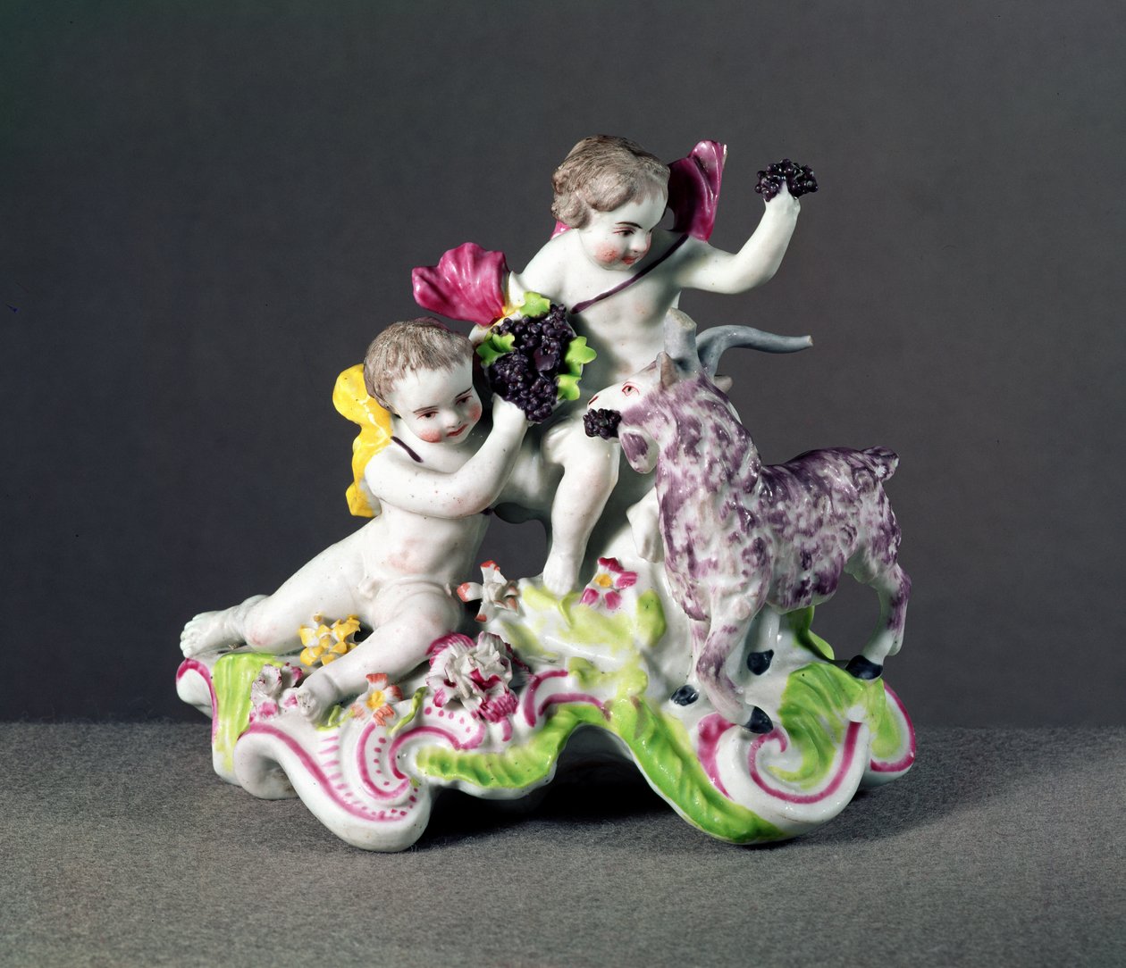 Longton Hall csoport, két putti kecskével, 1755 körül (porcelán) alkotó: English School