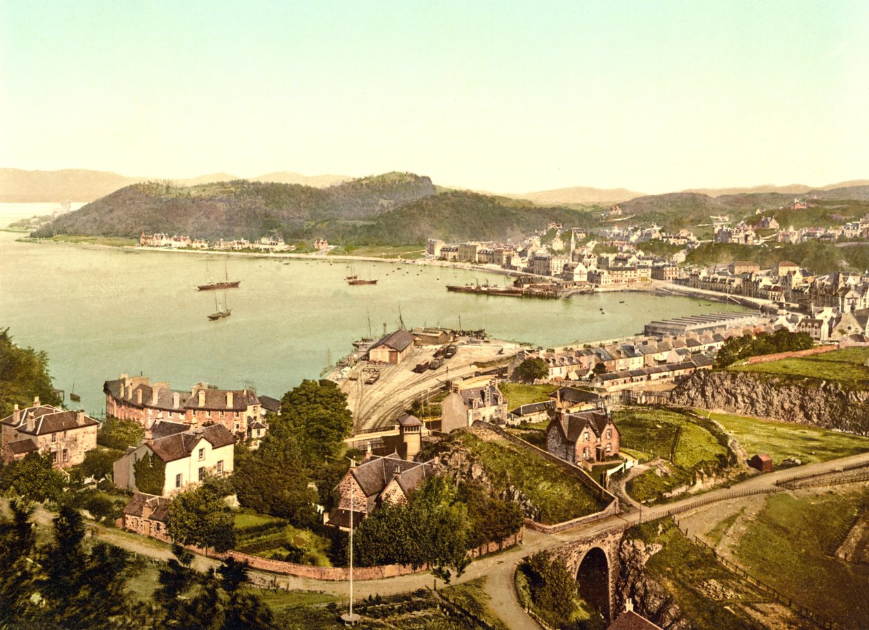 Oban (kézzel színezett fotó) alkotó: English School