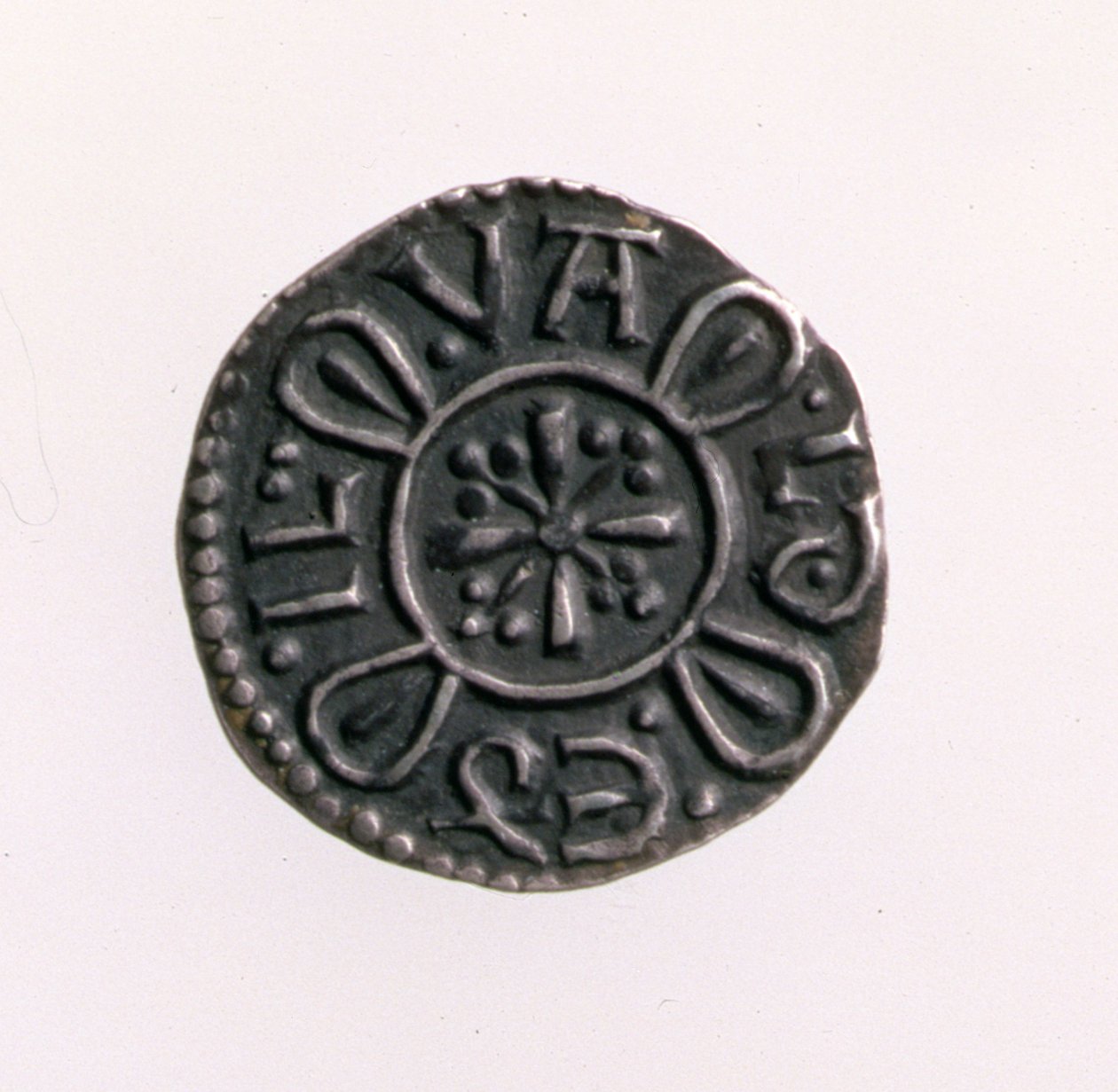 Penny of Offa, Mercia királya, 757-96 (fordítva) (ezüst) (előlapját lásd: 168071) alkotó: English School