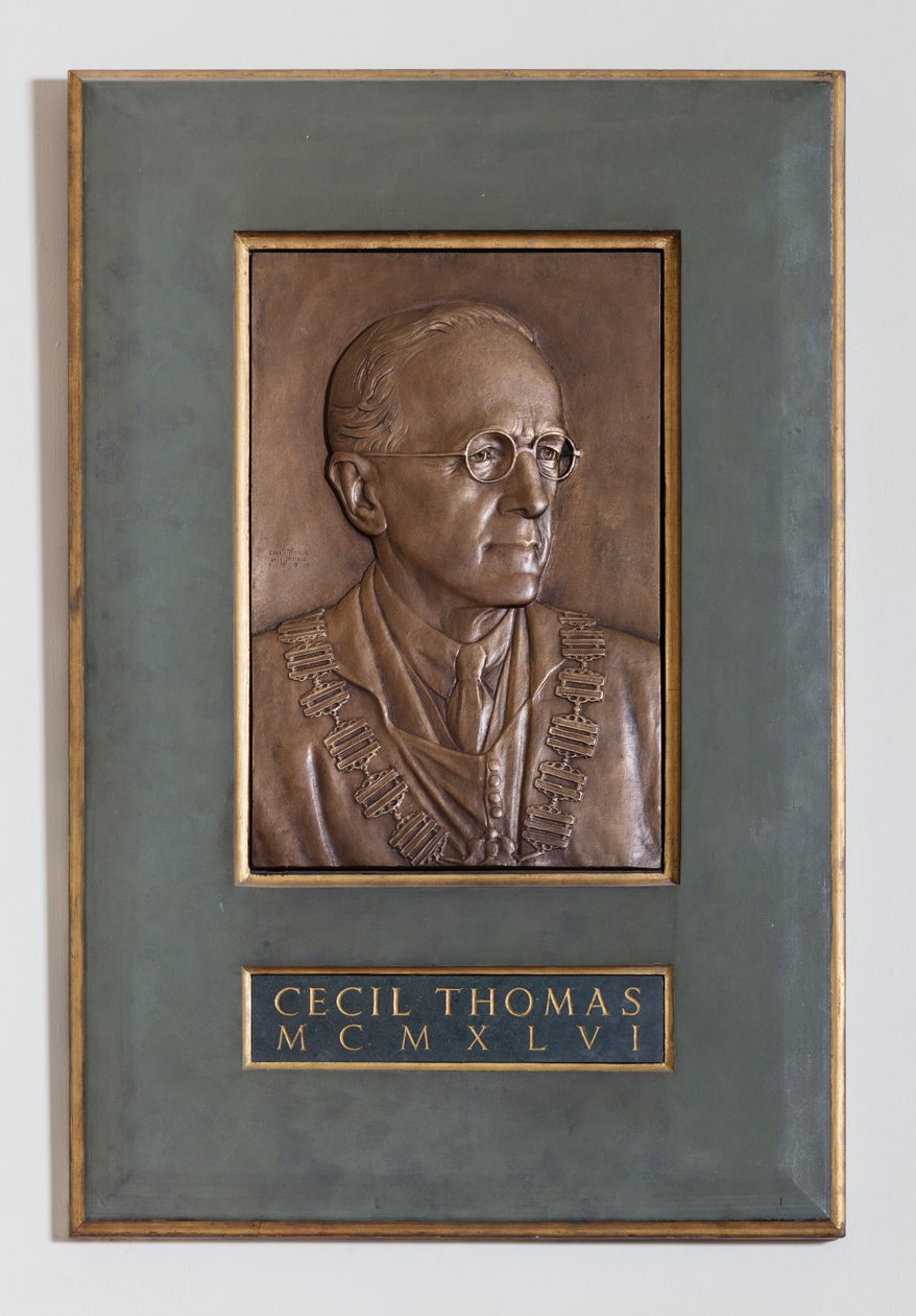 Emléktábla Cecil Thomas szobrász és érmes művész 1946-os képével alkotó: English School