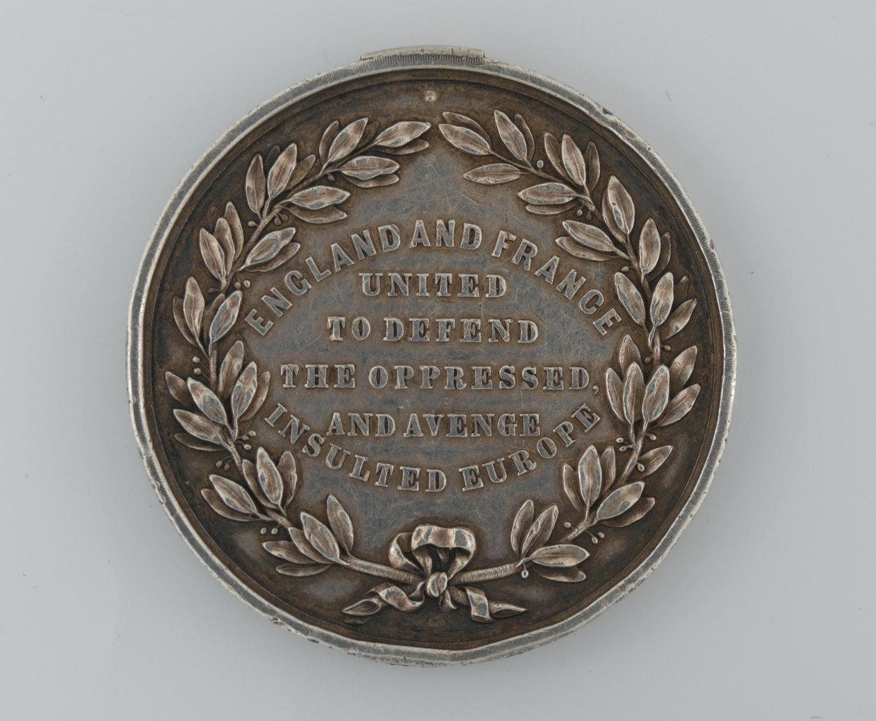 Ezüst Hazafias Alap érem az Anglia és Franciaország 1854-es szövetségének emlékére, amelyet Dover polgármestere ítélt oda, 1855 alkotó: English School