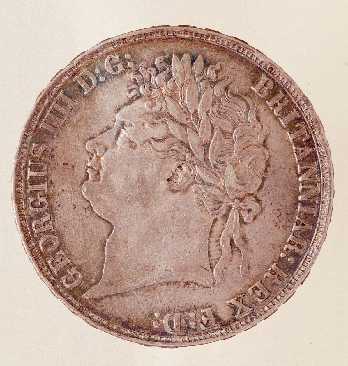 Ezüst angol korona, IV. György király uralkodása (1820-1830). Átm. 3,7 cm Nápoly, museo archeologico alkotó: English School