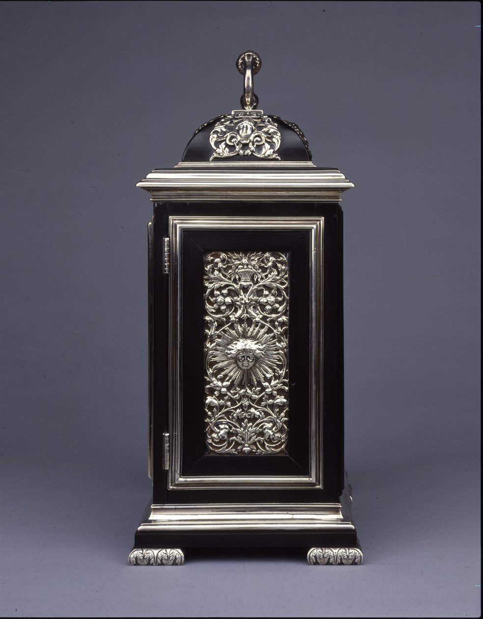 The Barnard Tompion, Tompion és Banger, London, 460. sz., feltűnő konzolos óra, 1708 körül alkotó: English School