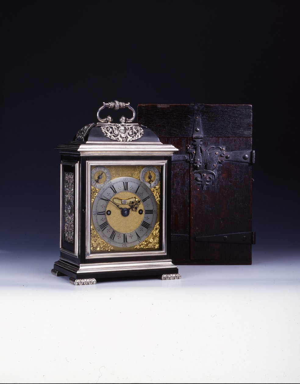 The Barnard Tompion, Tompion és Banger, London, No. 460, ütős konzolos óra, 1708 körül (ébenfa és ezüst) (lásd még: 745882-88) alkotó: English School