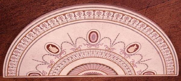 Robert Adam és Thomas Chippendale oldalasztalának teteje, scagliola kirakással, 1755 körül (márvány) alkotó: English School
