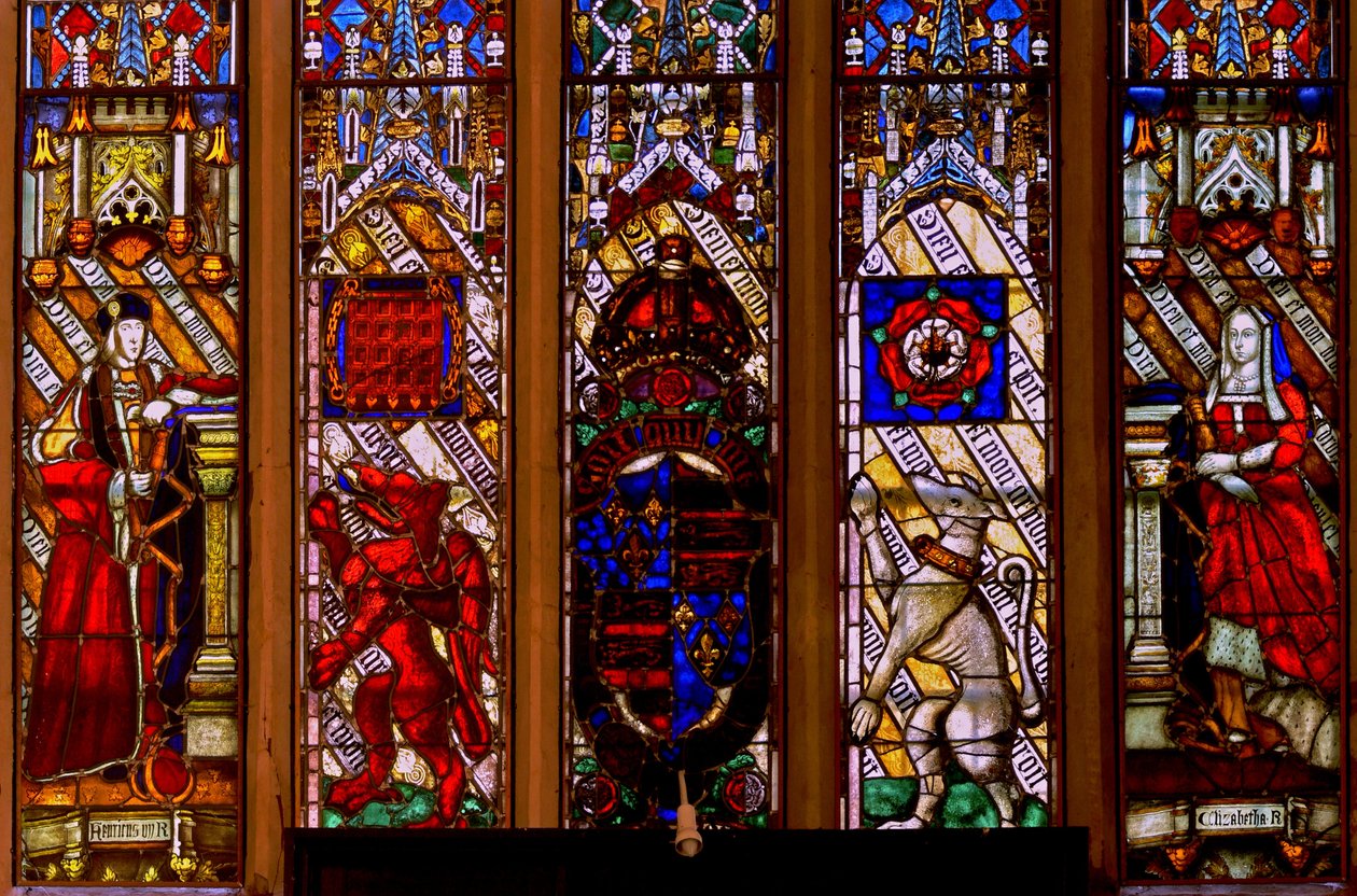 Window Ew VII. Henrik és Yorki Erzsébet karját ábrázolja támogatókkal alkotó: English School