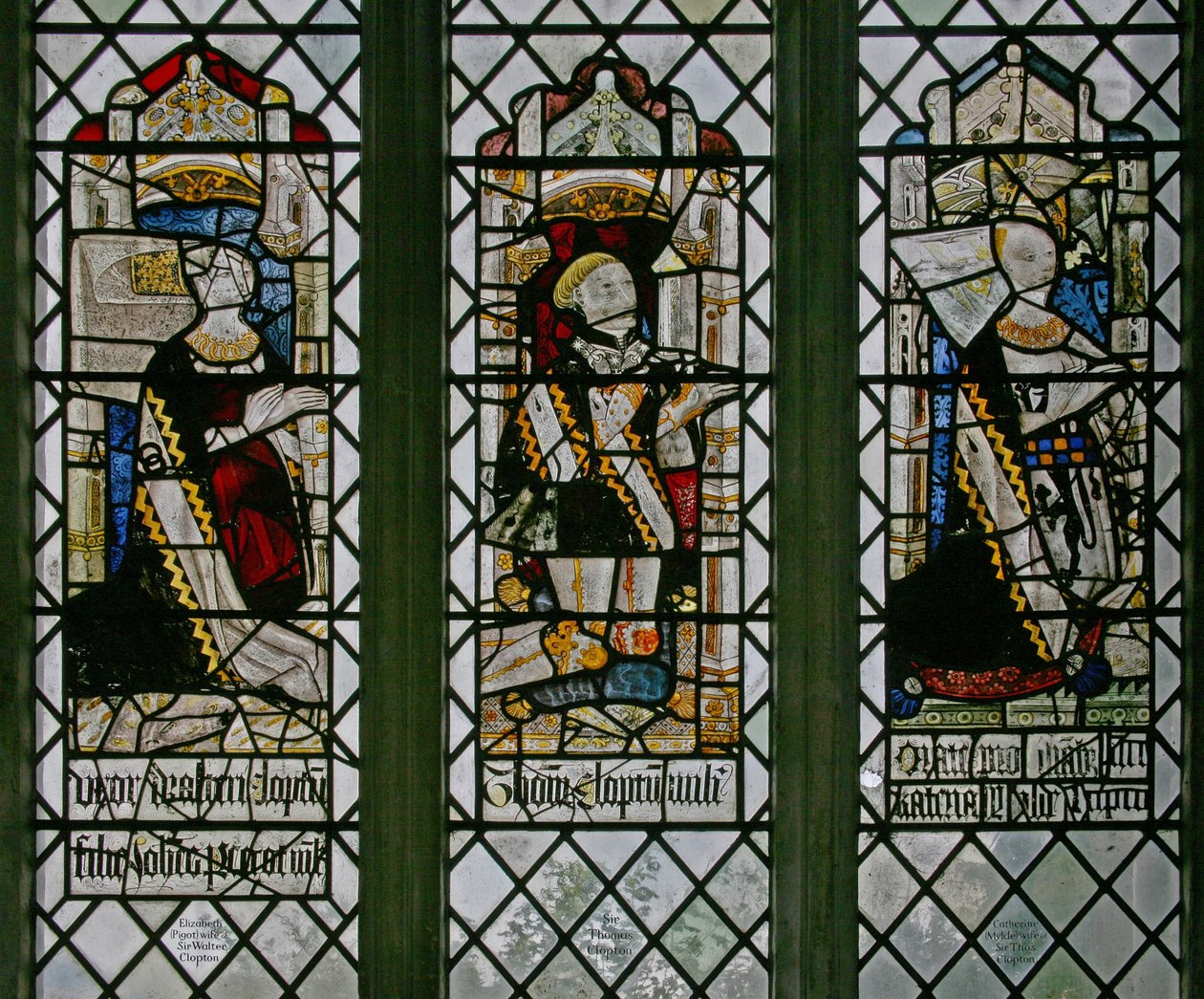 Ablak w2 Elizabeth Pigot, Sir Thomas Clopton, Catherine Mylde ábrázolásával alkotó: English School