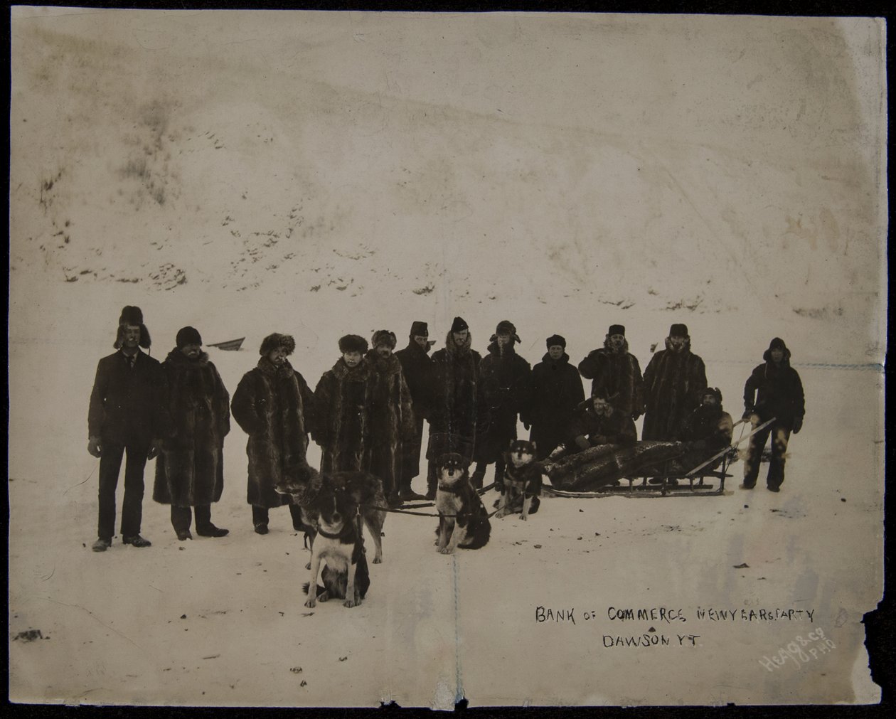 Canadian Bank of Commerce New Years Party, Dawson, Y.T., photographer, Hegg & Co., undated (b/w photo) alkotó: Eric A. Hegg