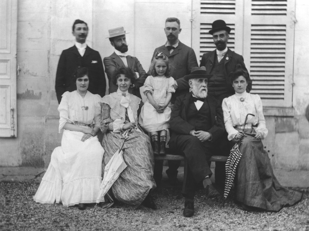 Balról jobbra, hátulról előre: Saint-Maurice, Lalo, Poujaud, Alexis Rouart (1869-1921), Julie Manet (1878-1966) Ernest Rouart felesége, Valentine Rouart, Madelaine Rouart, Edgar Degas (1834-1917), alkotó: Ernest Rouart