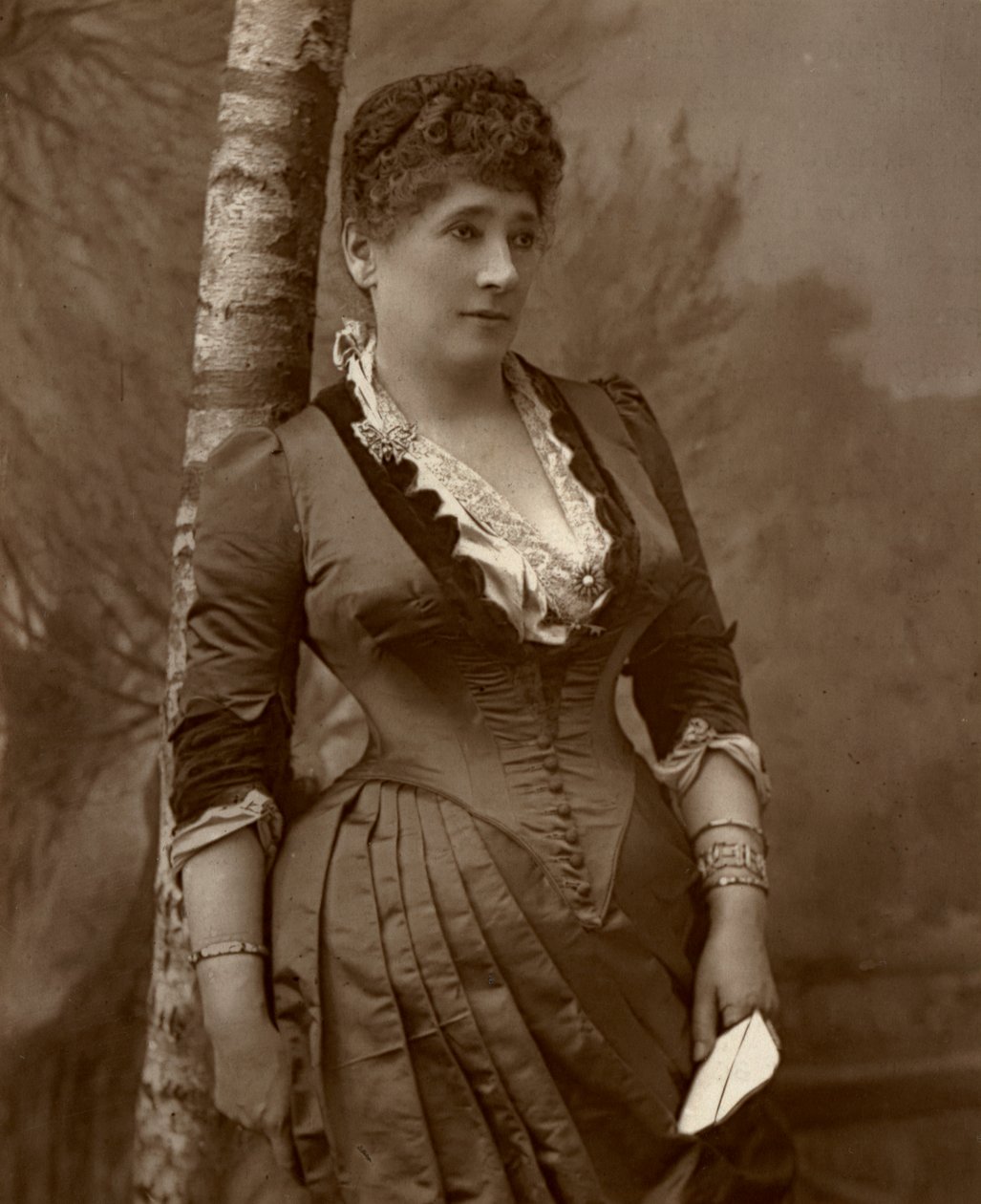 Mrs. John Wood, brit színésznő és színházi menedzser, 1888. alkotó: Ernest Barraud
