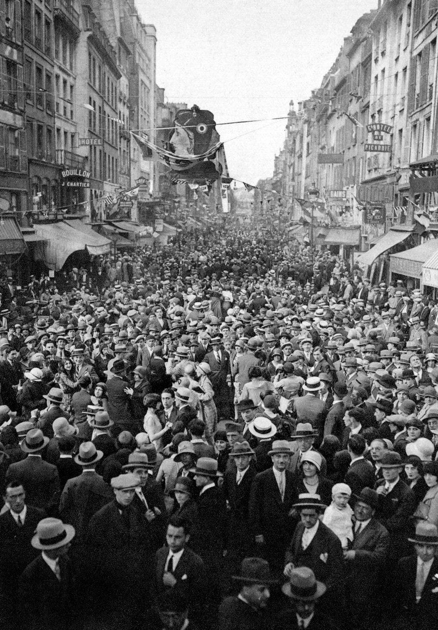 Szabadtéri tánc 1931. július 14-én, Párizsban. alkotó: Ernest Flammarion