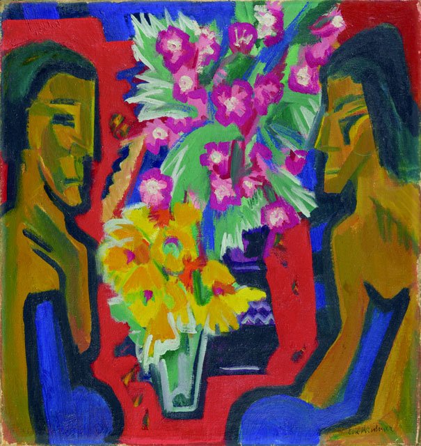 Csendélet két fából készült figurával és virággal alkotó: Ernst Ludwig Kirchner
