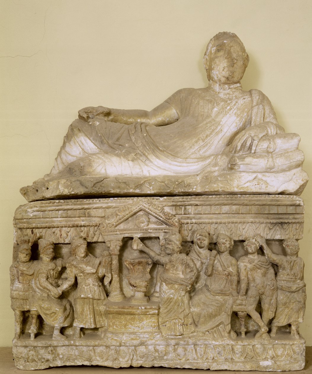 Cinery urna (alabástrom) alkotó: Etruscan