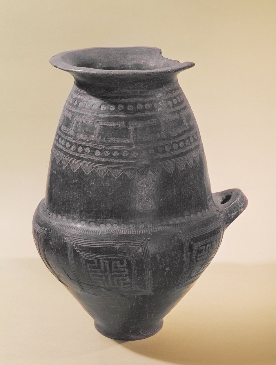 Geometrikus díszítésű etruszk urnafülke, villanovai időszak, Kr. e. 8. század (kerámia) alkotó: Etruscan