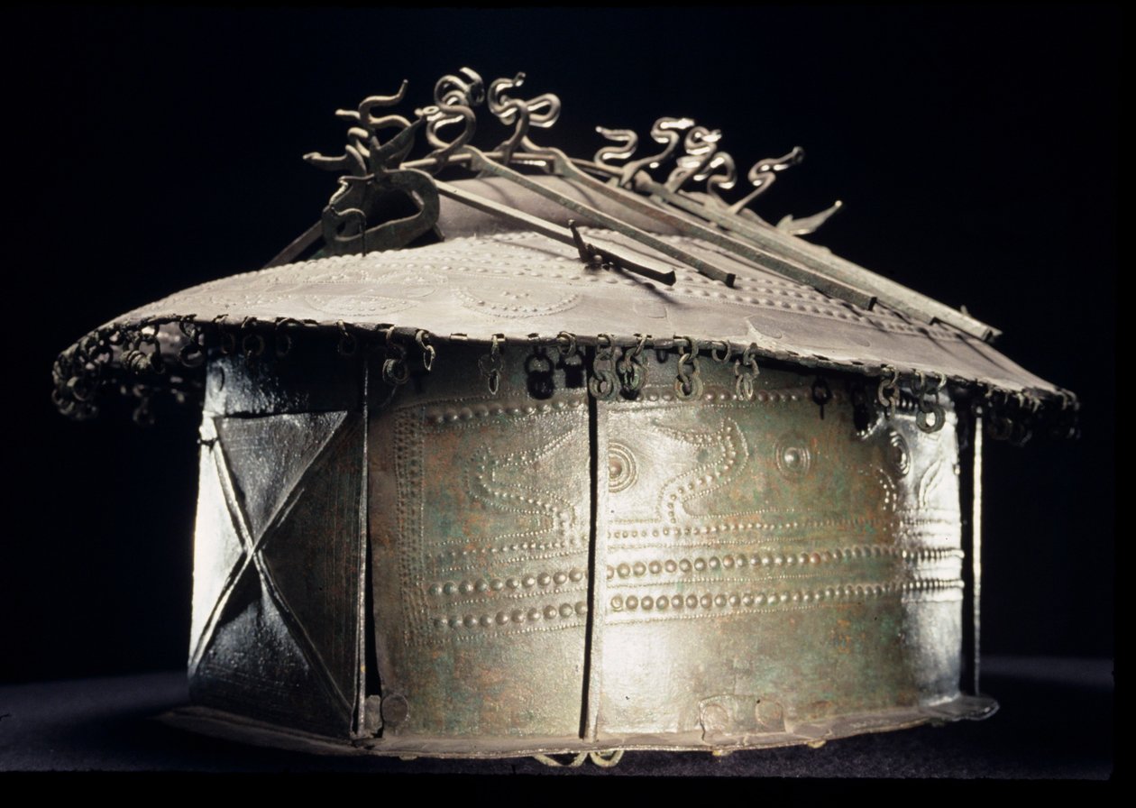 Villovan hamvas urna kunyhó formájú (bronz) alkotó: Etruscan