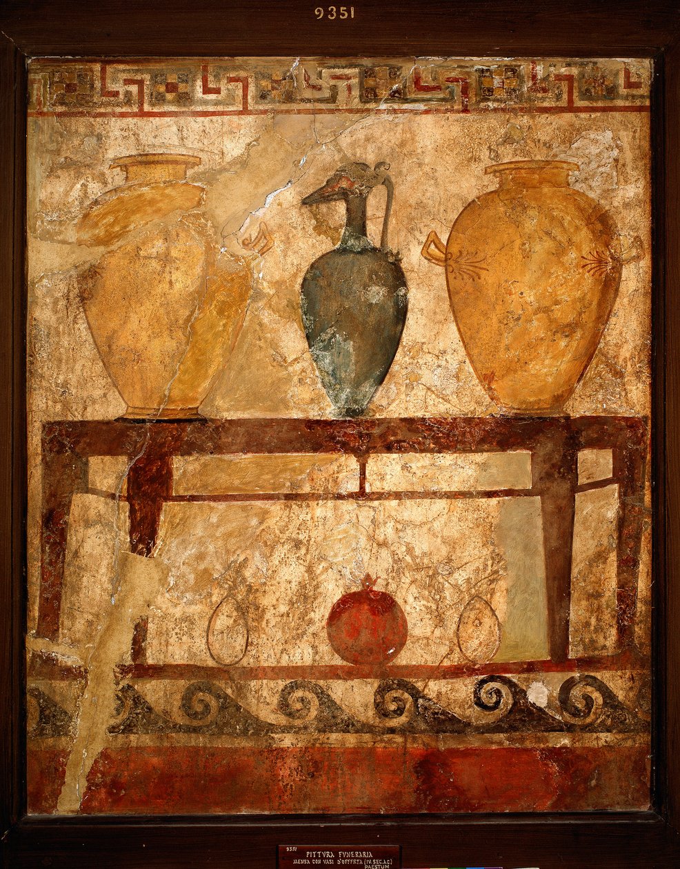 Etruszk művészet: asztal vázákkal, felajánlásokkal. Freskó a paestumi temetőből. Kr.e. 4. század. Museo Archeologico Nazionale, Nápoly, Olaszország alkotó: Etruscan