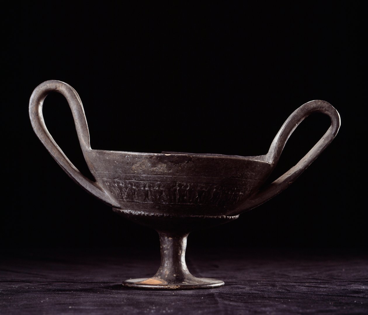 Etruszk civilizáció: kantharos alkotó: Etruscan