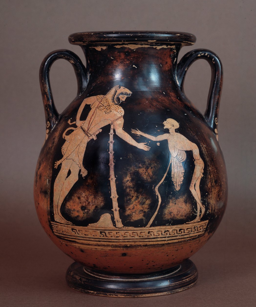 Etruszk civilizáció: Herkulest és egy öregembert ábrázoló terrakotta pelike, az öregség jelképe, Cerveteriből, Olaszországból, Kr.e. 5-4. alkotó: Etruscan