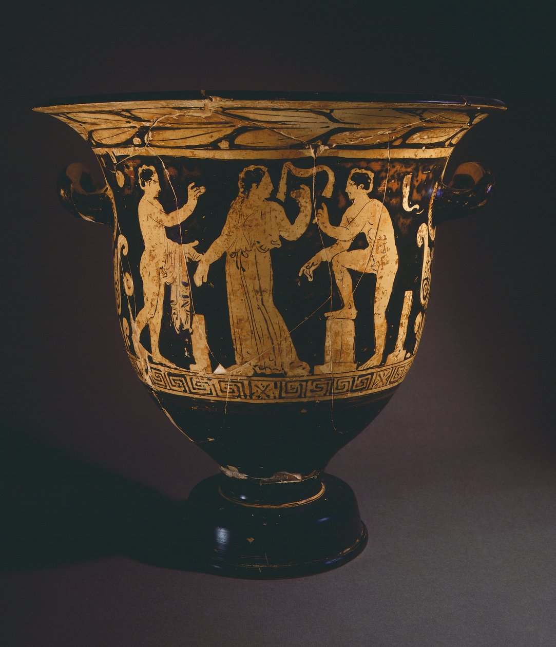 Kráter (nagy váza) a Nepi festőtől. Vörös alakos kerámia Corchianoból (Lazio). Etruszk civilizáció, Kr. e. 4. század. alkotó: Etruscan