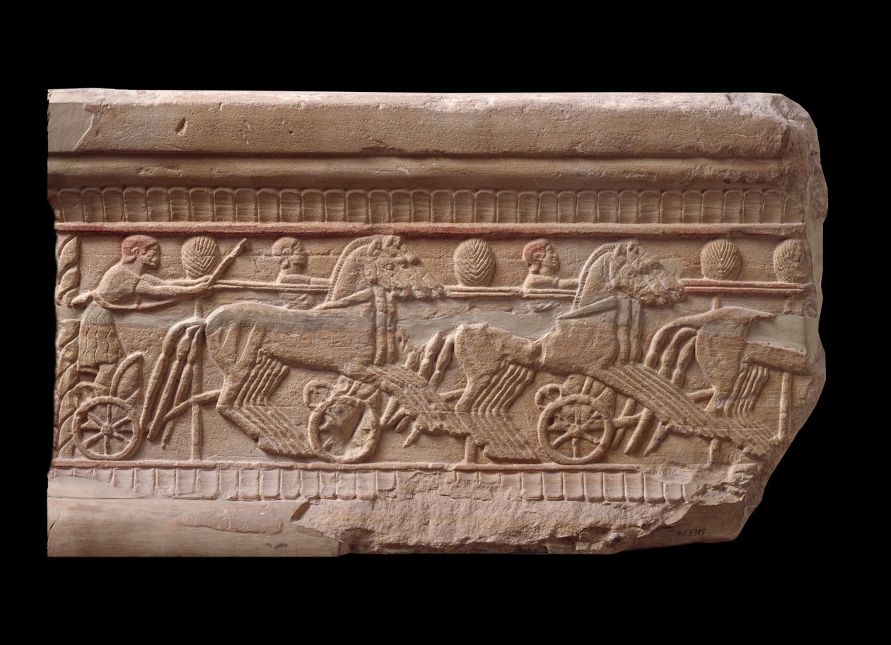 Dombormű egy szekérversenyrel az olaszországi Chiusi márvány mérföldkövéről, Kr.e. 6. század alkotó: Etruscan