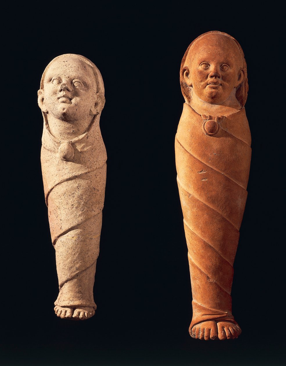 Terrakotta ex-voto babákkal, fogadalmi stipe, Tessennano (Lazio). Etruszk civilizáció, Kr. e. 4. század. alkotó: Etruscan