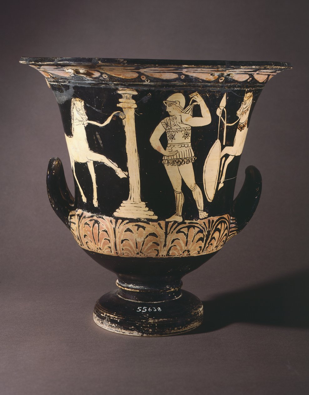 krater (nagy váza) a londoni festőtől. Vörös alakos kerámia Gualdo Tadinoból (Umbria). Etruszk civilizáció, Kr. e. 4. század. alkotó: Etruscan