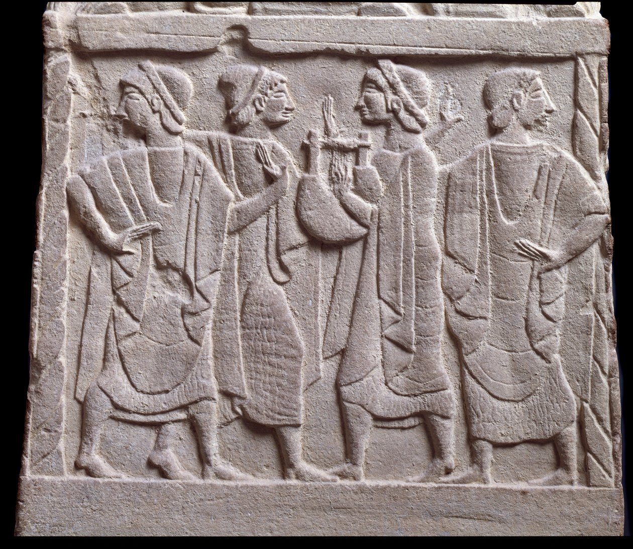 Táncjelenet, márvány sírkő alacsony domborműve alkotó: Etruscan Etruscan