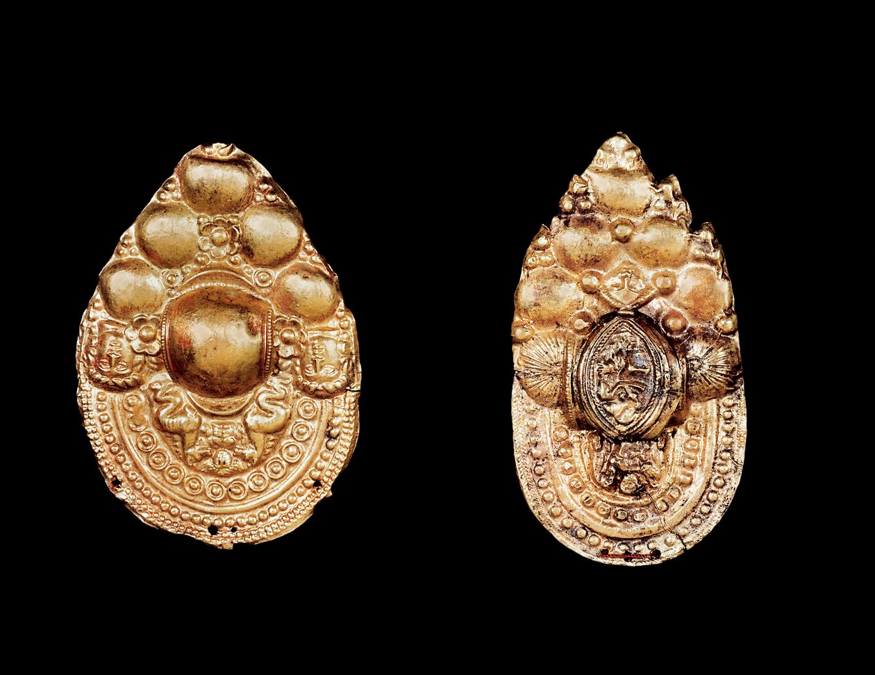 Etruszk ékszerek: arany fülbevaló. alkotó: Etruscan Etruscan